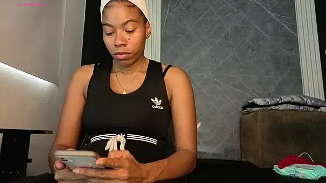 YummyDuooo online show from November 2025 04:40:02 PM