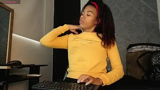 YummyDuooo online show from October 2025 12:04:02 PM