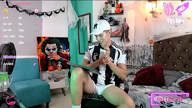 Snapshot of flowers18 chatting on October 2025 10:19:01 PM flowers18 online show from October 2025 10:19:01 PM