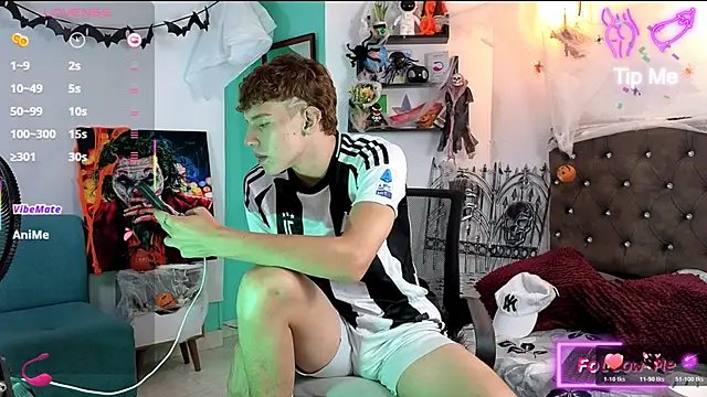 Snapshot of flowers18 chatting on November 2025 11:08:02 PM flowers18 online show from November 2025 11:08:02 PM