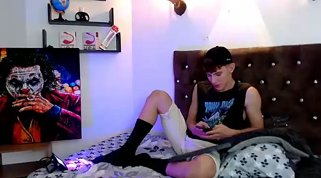 flowers18 online show from February 2025 09:01:01 PM