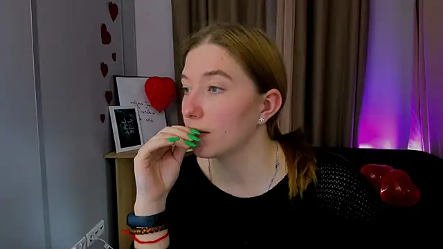 Snapshot of daisy_candy chatting on February 2025 05:31:02 PM daisy candy online show from February 2025 05:31:02 PM