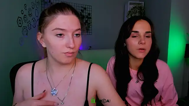 Snapshot of daisy_candy chatting on September 2025 07:42:01 PM daisy candy online show from September 2025 07:42:01 PM