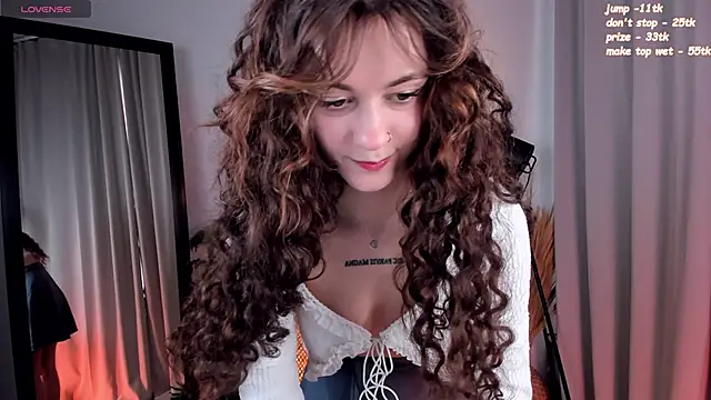 Curly Moon online show from April 2026 01:39:02 PM