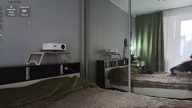 Curly Moon online show from March 2026 09:02:01 AM