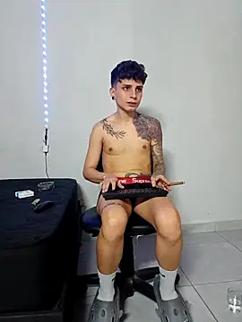 mikecoper 23 online show from December 2025 03:22:02 AM