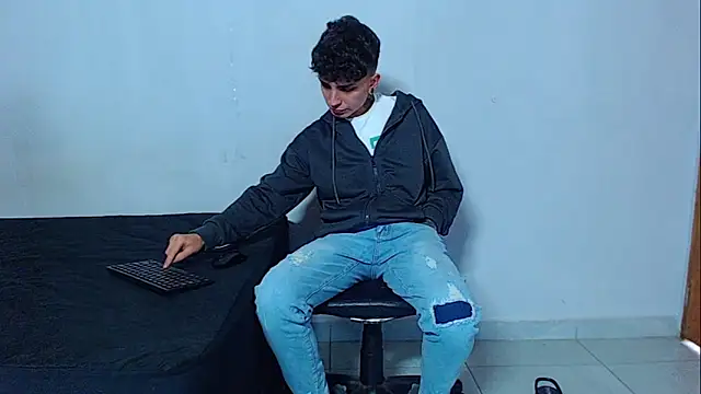 mikecoper 23 online show from February 2026 02:28:01 PM