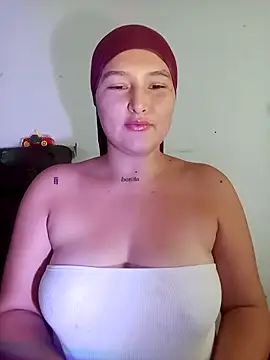 Snapshot of Celeste_camila18 chatting on November 2025 07:29:01 PM Celeste camila18 online show from November 2025 07:29:01 PM