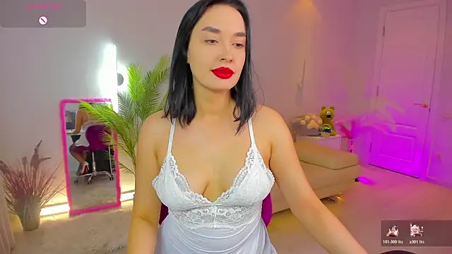 Miss Elia online show from March 2026 02:32:01 PM