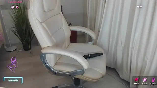 Miss Elia online show from February 2025 10:29:02 PM