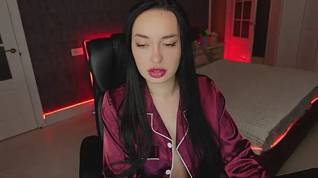 Miss Elia online show from March 2025 11:27:02 PM