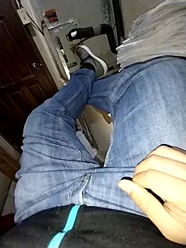 Whiper2024 online show from March 2026 06:31:01 PM