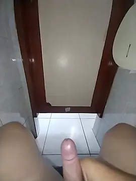 Snapshot of Whiper2024 chatting on October 2025 09:38:02 PM Whiper2024 online show from October 2025 09:38:02 PM