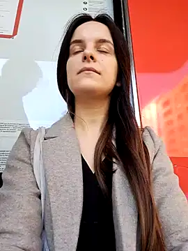 RaonXO online show from December 2024 11:54:02 AM
