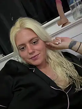 Blondiee3088 online show from September 2025 04:02:01 AM