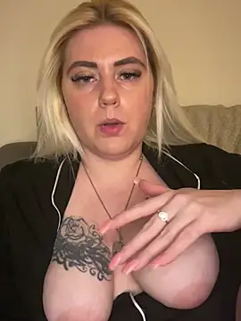 Blondiee3088 online show from March 2025 07:49:02 PM