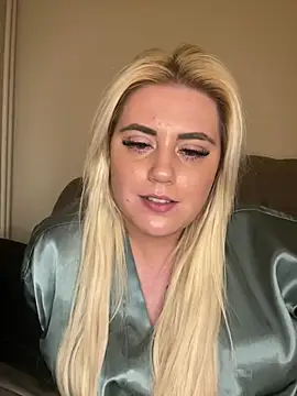 Blondiee3088 online show from February 2025 09:33:02 PM