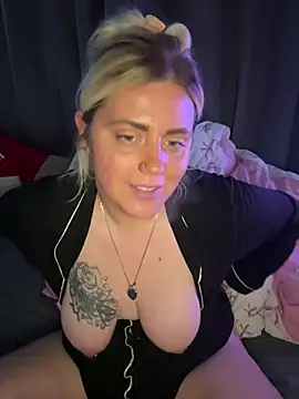 Blondiee3088 online show from February 2026 10:04:01 AM