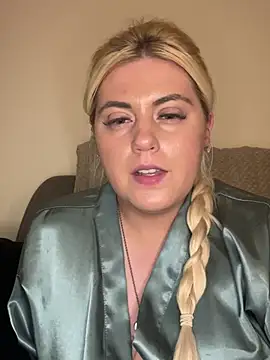 Blondiee3088 online show from February 2025 08:42:02 PM