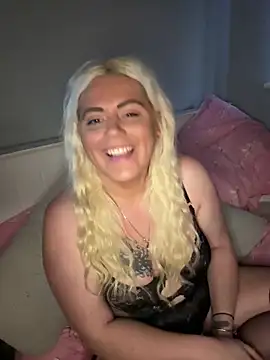 Blondiee3088 online show from November 2025 04:12:01 PM