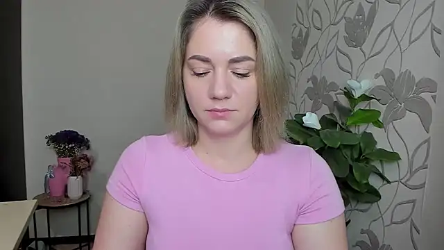 MariaSttone online show from October 2025 01:04:02 PM