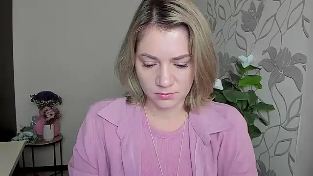 MariaSttone online show from September 2025 01:51:01 PM
