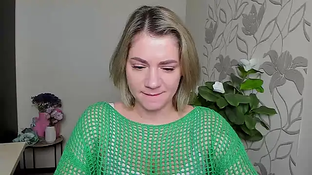 MariaSttone online show from September 2025 01:33:01 PM