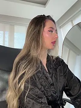 nicollefiorett online show from September 2025 08:53:02 PM