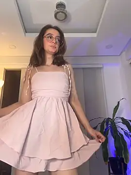 nicollefiorett online show from March 2026 11:29:02 PM