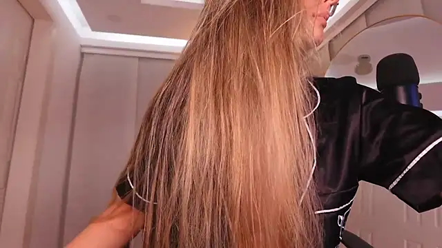 Snapshot of nicollefiorett chatting on November 2025 01:15:01 AM nicollefiorett online show from November 2025 01:15:01 AM