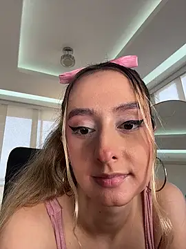 Snapshot of nicollefiorett chatting on November 2025 10:03:01 PM nicollefiorett online show from November 2025 10:03:01 PM