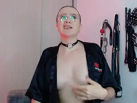 Alisson Beckett online show from November 2025 04:28:01 PM