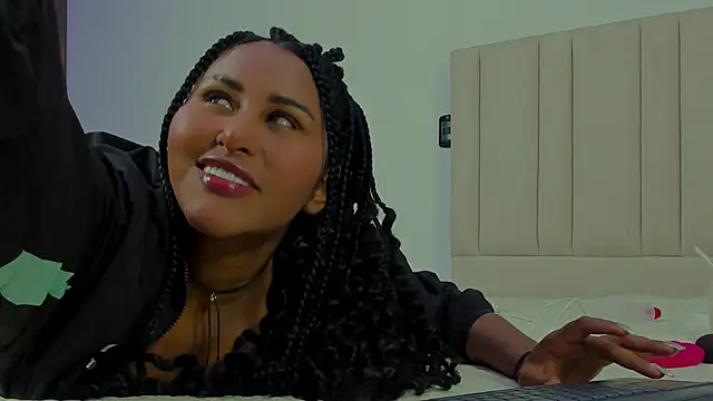 StormyButty18 online show from November 2025 01:32:02 AM