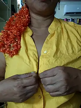 Snapshot of Bangarupapa chatting on May 2026 04:42:02 AM Bangarupapa online show from May 2026 04:42:02 AM