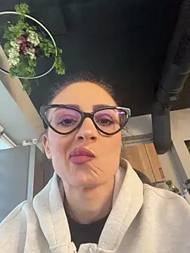 Snapshot of FeetVibe chatting on February 2026 06:35:01 AM FeetVibe online show from February 2026 06:35:01 AM