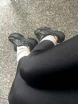 Snapshot of FeetVibe chatting on October 2025 06:47:01 AM FeetVibe online show from October 2025 06:47:01 AM
