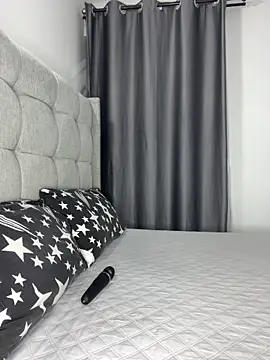 Snapshot of prettiepearl chatting on November 2025 08:20:02 PM prettiepearl online show from November 2025 08:20:02 PM