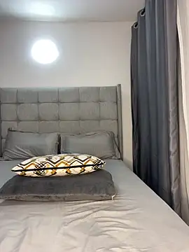 prettiepearl online show from April 2026 01:42:01 AM