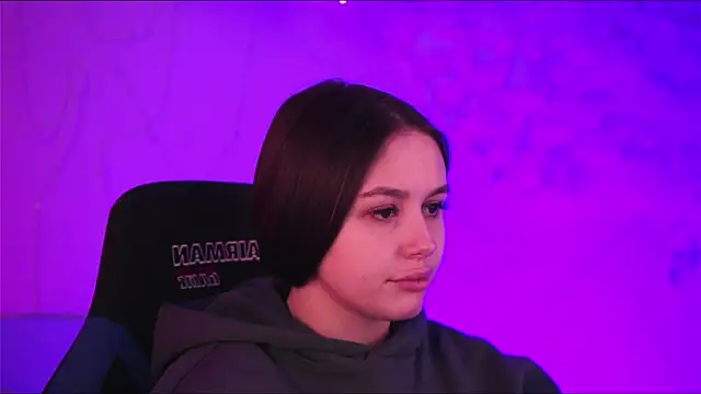 Snapshot of SerenaFerrera chatting on December 2024 05:38:02 PM SerenaFerrera online show from December 2024 05:38:02 PM