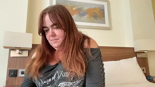 curvy-milf-abbie online show from November 2025 01:22:01 PM