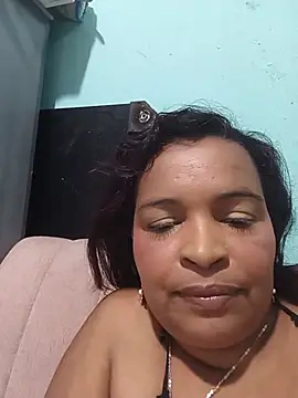 Snapshot of _violetta_- chatting on July 2026 02:12:01 PM violetta - online show from July 2026 02:12:01 PM