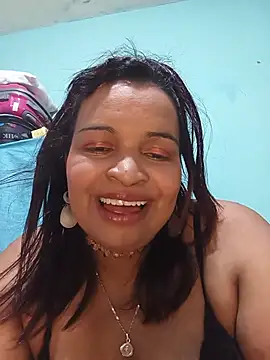 Snapshot of _violetta_- chatting on June 2026 10:59:01 PM violetta - online show from June 2026 10:59:01 PM