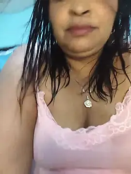 Snapshot of _violetta_- chatting on June 2026 11:38:01 PM violetta - online show from June 2026 11:38:01 PM