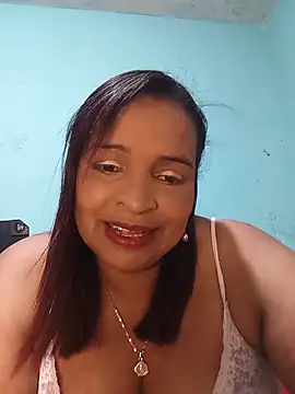 Snapshot of _violetta_- chatting on July 2026 10:34:02 PM violetta - online show from July 2026 10:34:02 PM