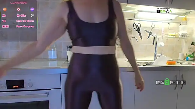 MilfeaN online show from November 2025 06:14:01 AM