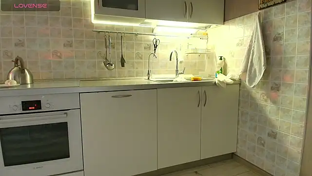 MilfeaN online show from April 2026 08:43:01 AM