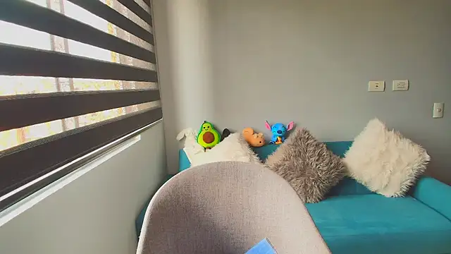 Lauri  fit online show from March 2026 07:05:02 PM