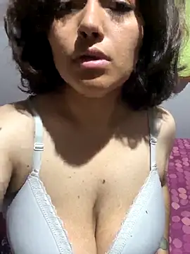 missaaprilv online show from November 2025 04:23:02 AM