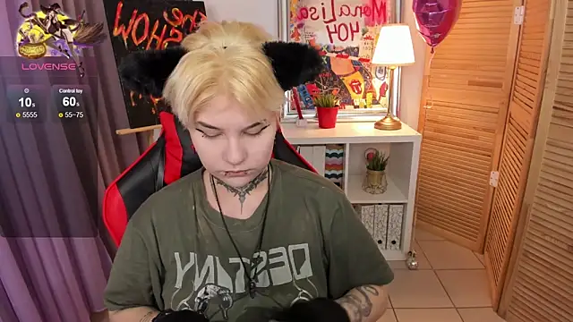 Snapshot of mekurisu chatting on March 2025 01:15:01 AM mekurisu online show from March 2025 01:15:01 AM