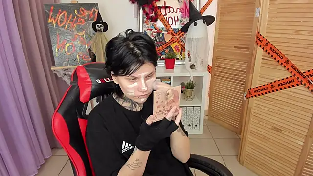 Snapshot of mekurisu chatting on October 2025 01:17:01 AM mekurisu online show from October 2025 01:17:01 AM